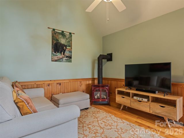 145 Hiaway Trail, Clyde, NC 28721