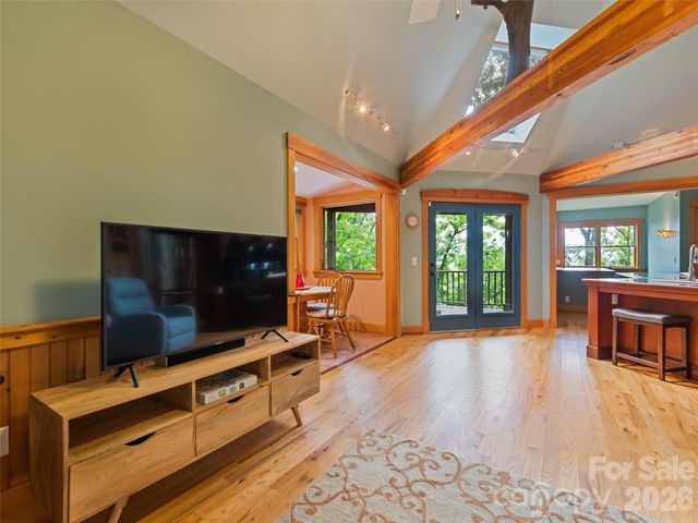 145 Hiaway Trail, Clyde, NC 28721