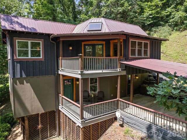 145 Hiaway Trail, Clyde, NC 28721
