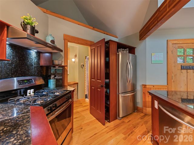 145 Hiaway Trail, Clyde, NC 28721