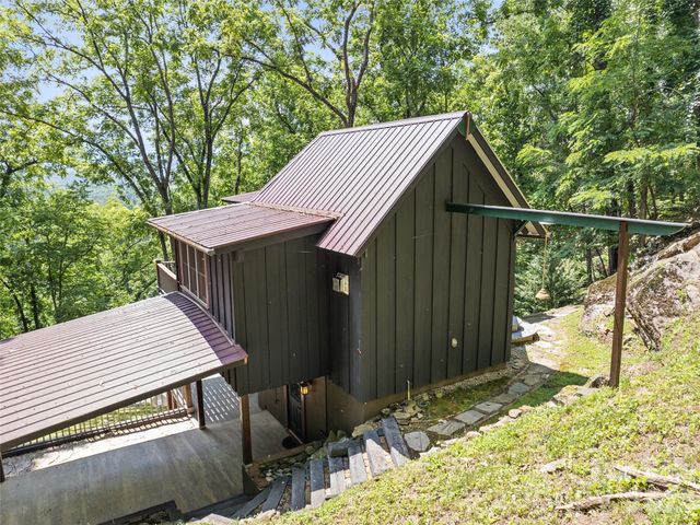 145 Hiaway Trail, Clyde, NC 28721