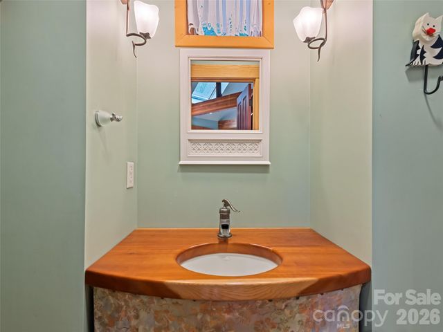 145 Hiaway Trail, Clyde, NC 28721