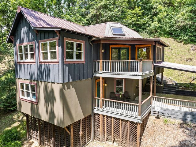 145 Hiaway Trail, Clyde, NC 28721