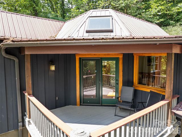 145 Hiaway Trail, Clyde, NC 28721