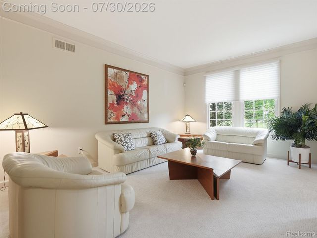 7025 Yorkshire Court, West Bloomfield Charter Township, MI 48322