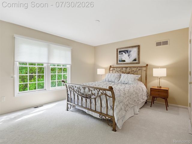 7025 Yorkshire Court, West Bloomfield Charter Township, MI 48322