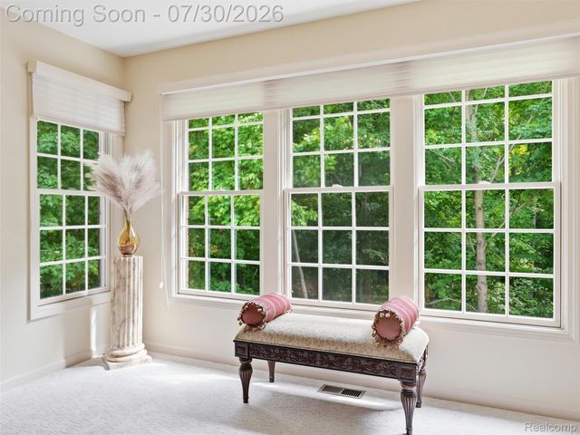 7025 Yorkshire Court, West Bloomfield Charter Township, MI 48322