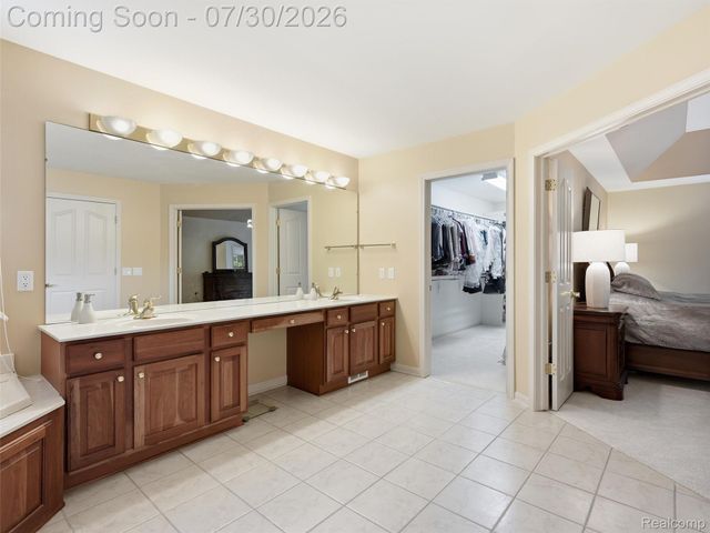 7025 Yorkshire Court, West Bloomfield Charter Township, MI 48322