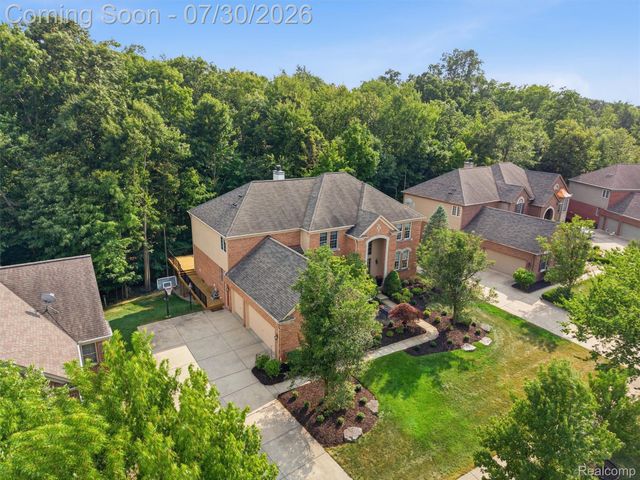 7025 Yorkshire Court, West Bloomfield Charter Township, MI 48322
