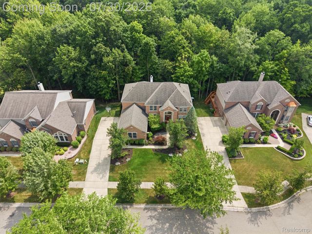 7025 Yorkshire Court, West Bloomfield Charter Township, MI 48322