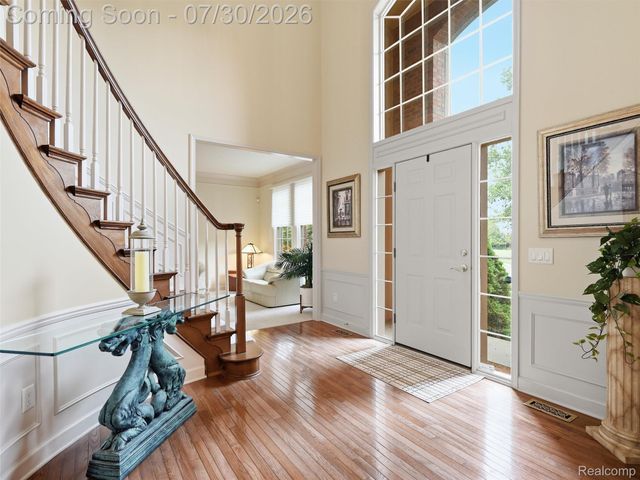 7025 Yorkshire Court, West Bloomfield Charter Township, MI 48322
