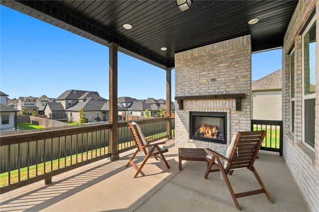 1419 Spring Water Way, Cave Springs, AR 72718