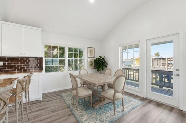 4408 Pelican Way, Jamaica Beach, TX 77554