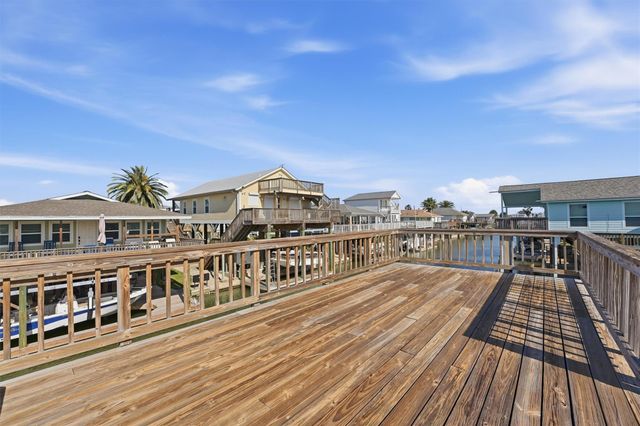 4408 Pelican Way, Jamaica Beach, TX 77554