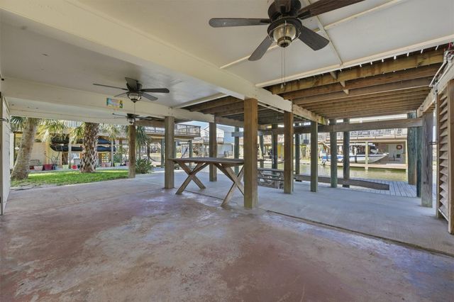 4408 Pelican Way, Jamaica Beach, TX 77554