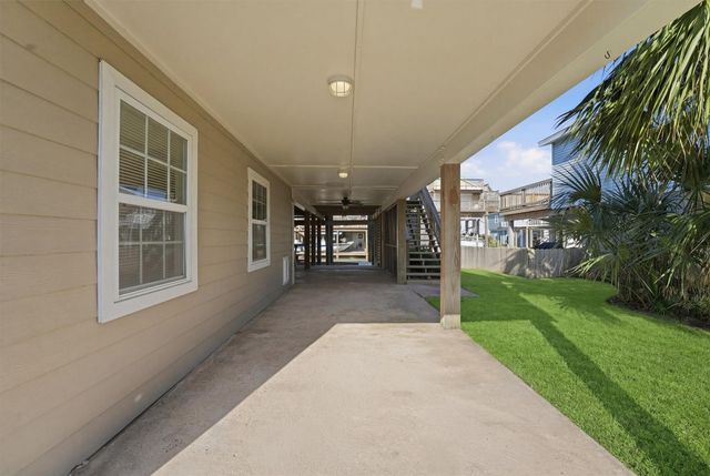 4408 Pelican Way, Jamaica Beach, TX 77554