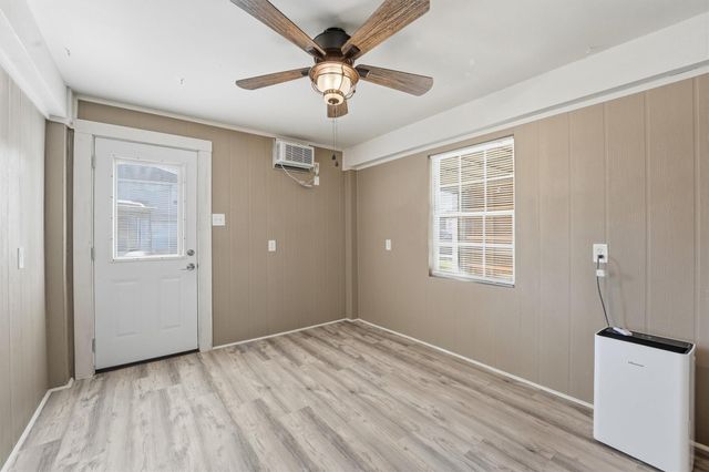 4408 Pelican Way, Jamaica Beach, TX 77554