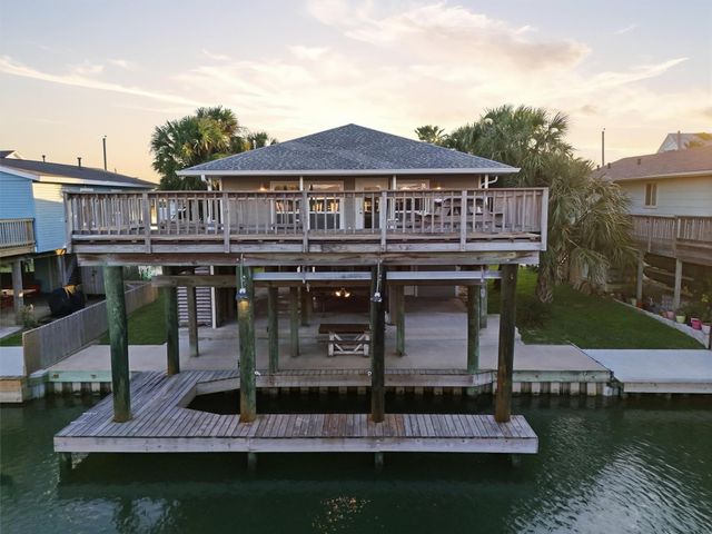 4408 Pelican Way, Jamaica Beach, TX 77554