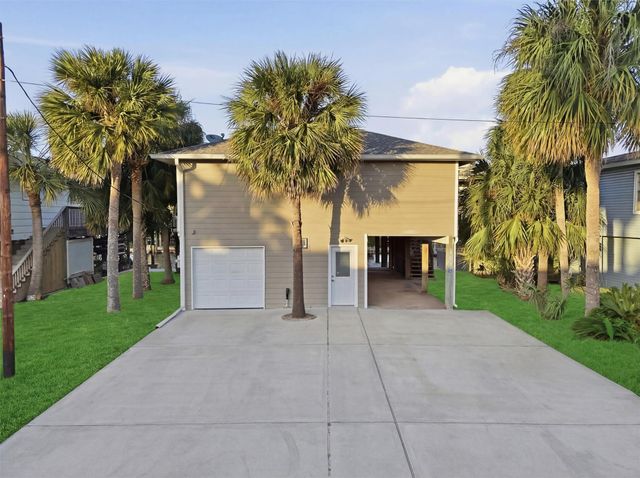 4408 Pelican Way, Jamaica Beach, TX 77554