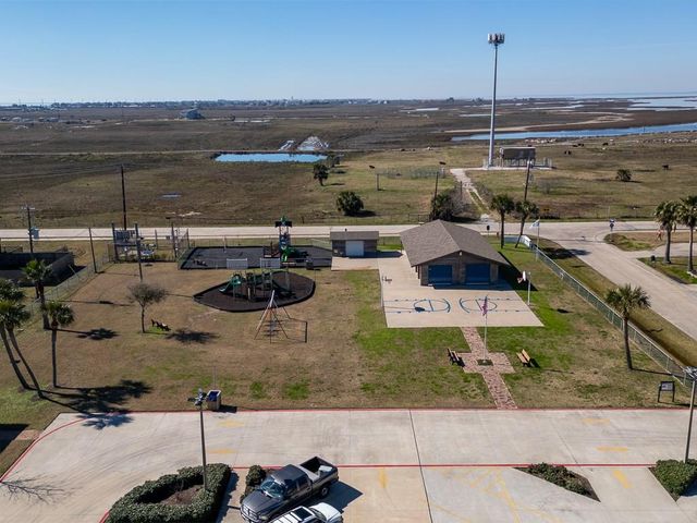 4408 Pelican Way, Jamaica Beach, TX 77554