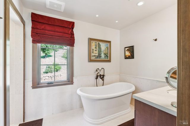 1044 Deer Park Rd, Deer Park, CA 94576