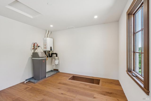 1044 Deer Park Rd, Deer Park, CA 94576