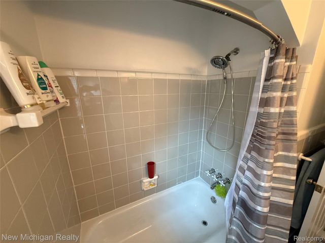 8983 Quandt Avenue, Allen Park, MI 48101