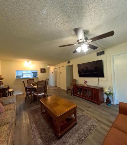 400 18th Street D, Vero Beach, FL 32960