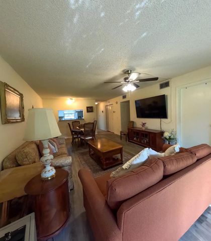 400 18th Street D, Vero Beach, FL 32960