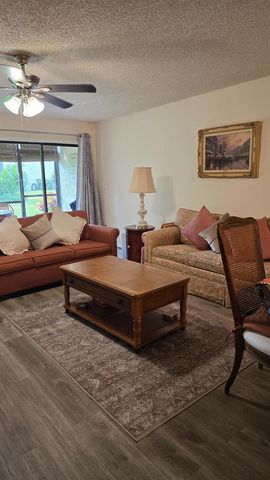 400 18th Street D, Vero Beach, FL 32960