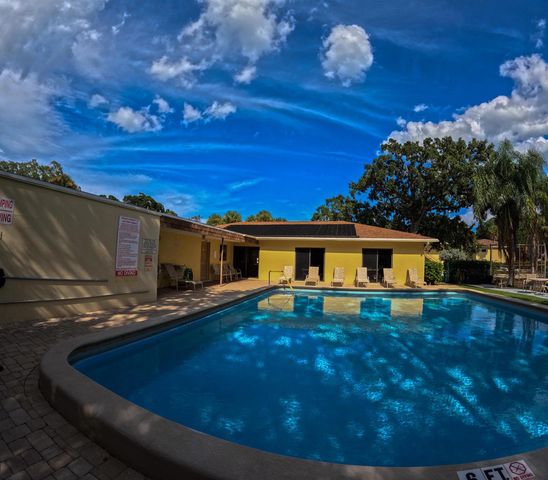400 18th Street D, Vero Beach, FL 32960