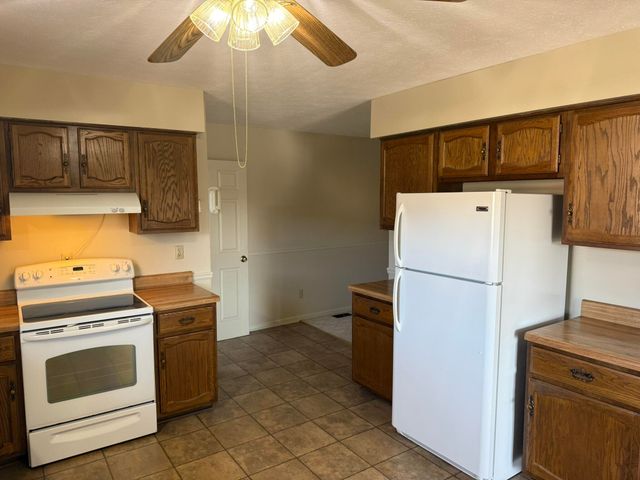 200 Sherry May ST, Covington, VA 24426