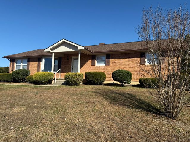 200 Sherry May ST, Covington, VA 24426