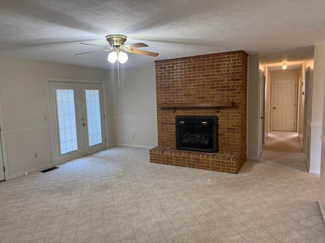 200 Sherry May ST, Covington, VA 24426