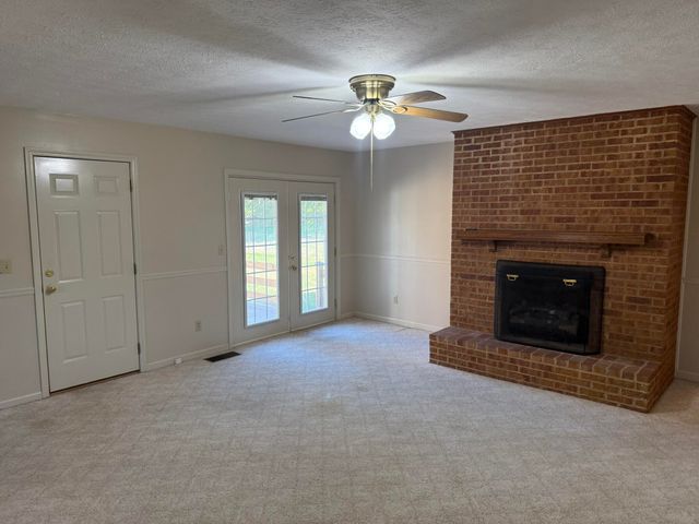 200 Sherry May ST, Covington, VA 24426