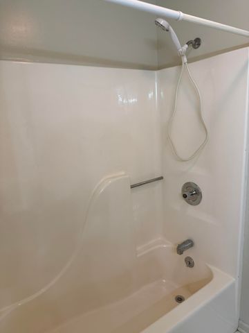 200 Sherry May ST, Covington, VA 24426