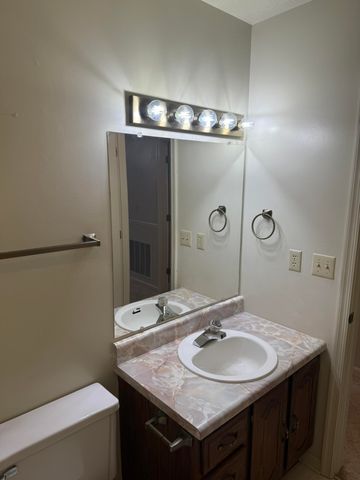 200 Sherry May ST, Covington, VA 24426