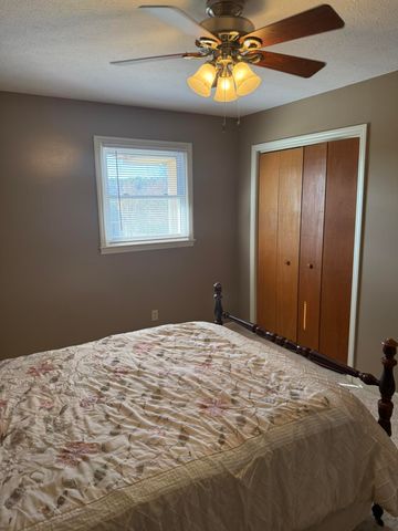 200 Sherry May ST, Covington, VA 24426