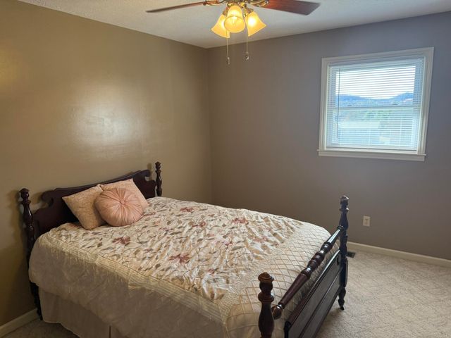 200 Sherry May ST, Covington, VA 24426