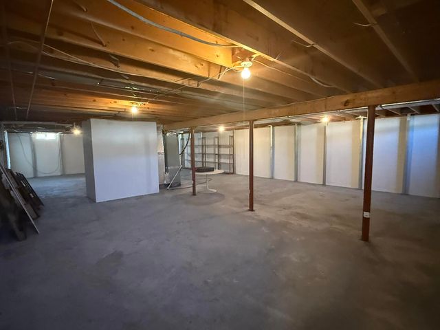 200 Sherry May ST, Covington, VA 24426