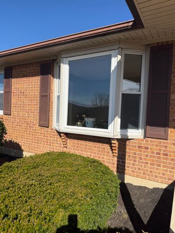 200 Sherry May ST, Covington, VA 24426