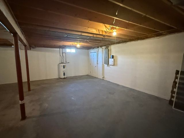 200 Sherry May ST, Covington, VA 24426