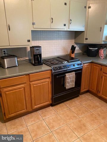 1367 PERKIOMEN AVE, Reading, PA 19602