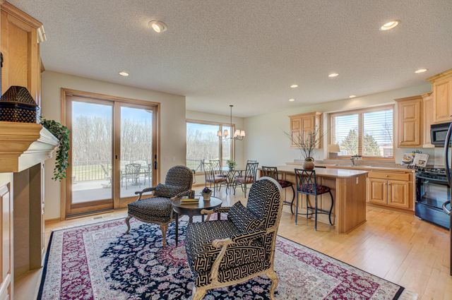 10540 Pinnacle Way, Woodbury, MN 55129