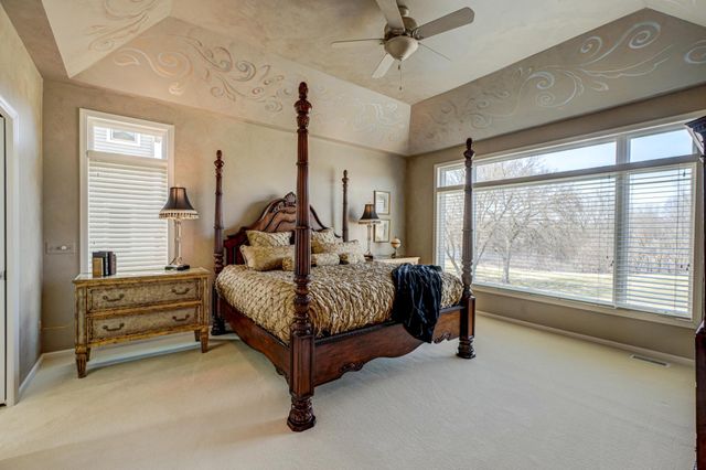 10540 Pinnacle Way, Woodbury, MN 55129