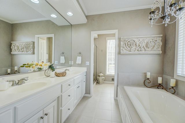 10540 Pinnacle Way, Woodbury, MN 55129