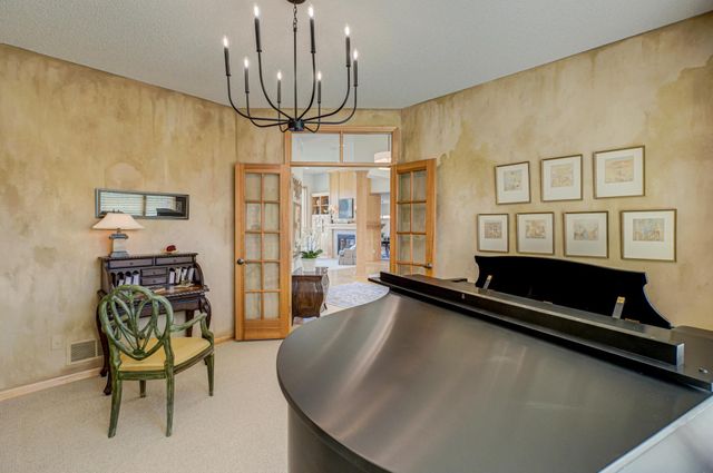 10540 Pinnacle Way, Woodbury, MN 55129