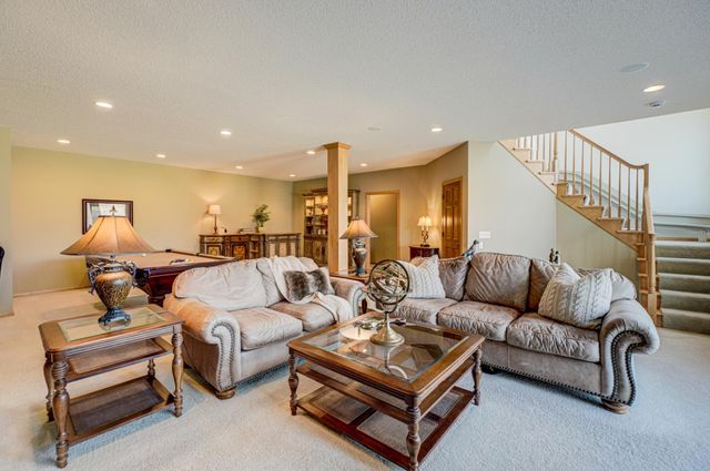 10540 Pinnacle Way, Woodbury, MN 55129