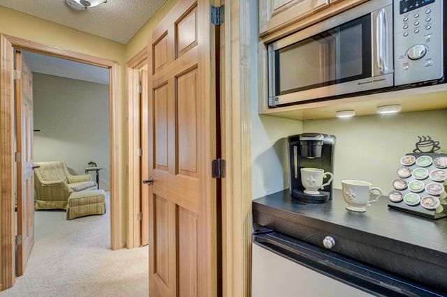 10540 Pinnacle Way, Woodbury, MN 55129