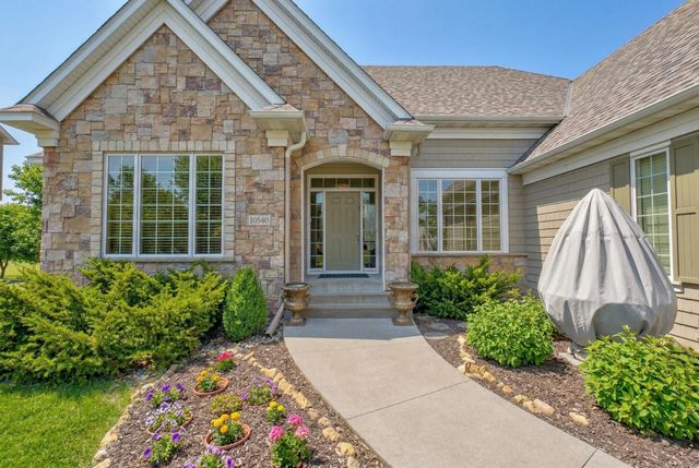 10540 Pinnacle Way, Woodbury, MN 55129